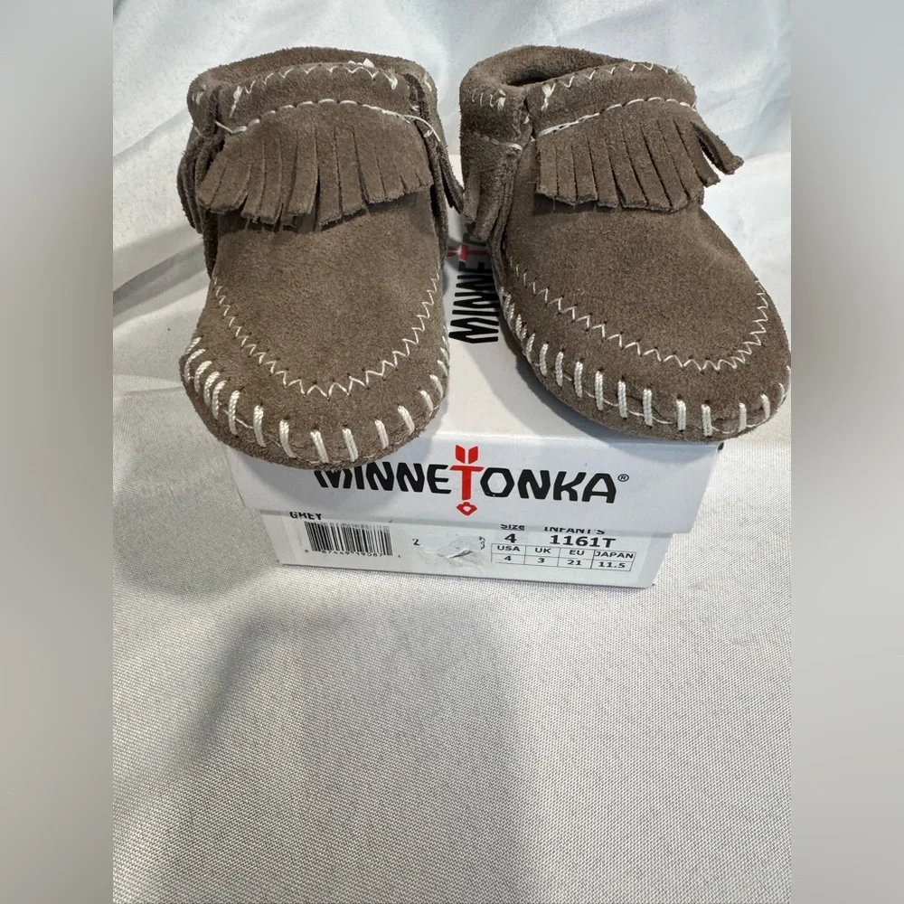 Minnetonka Tan Fringe Kids Moccasins